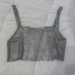 Diamond/chain going out top